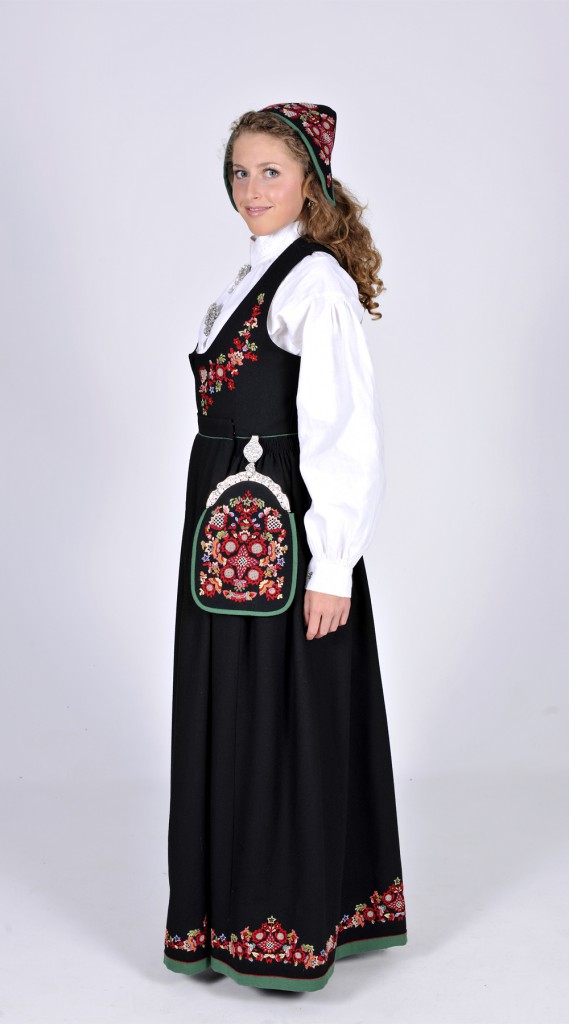 The “new” Valdres bunad with patterns inherited from Sundheim ...